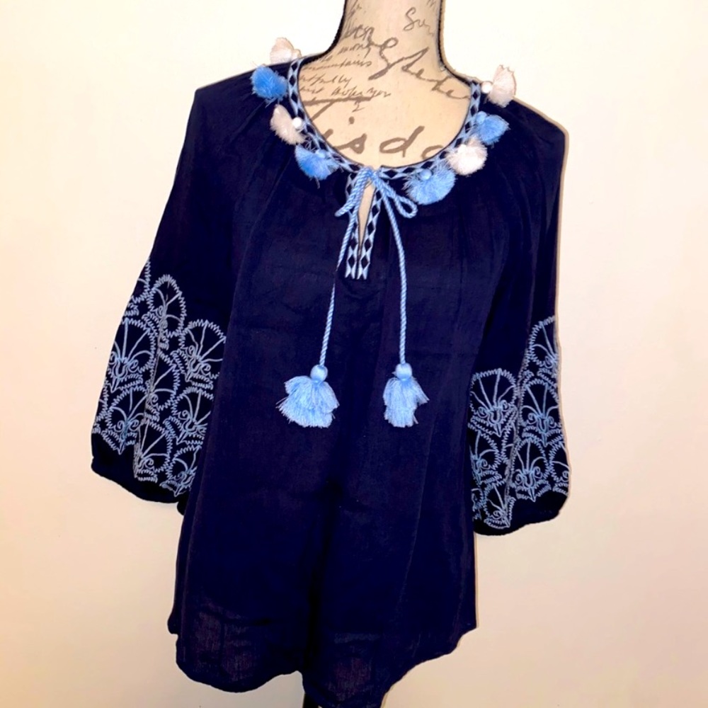 💙Crown & Ivy Peasant Top💙